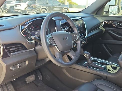 Used 2023 Chevrolet Traverse RS image 16