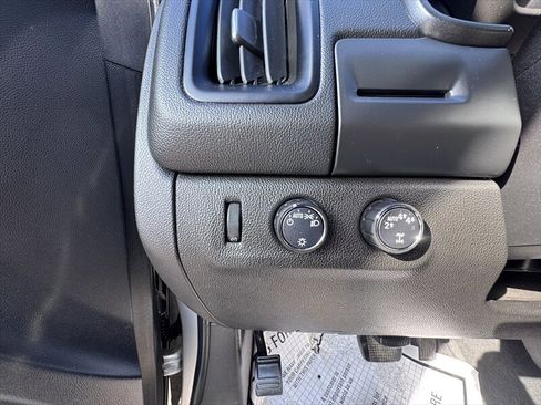 Used 2020 Chevrolet Colorado LT AWD/4WD image 16