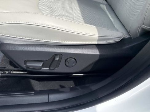Used 2023 Kia Niro EX FWD image 19