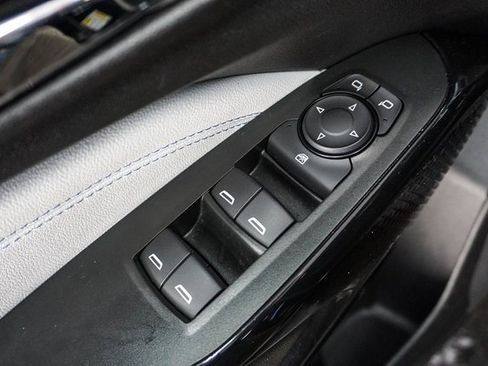 Used 2025 Chevrolet Trax LT image 11