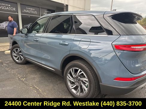 Used 2024 Lincoln Corsair AWD image 7