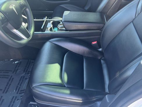 Used 2020 Tesla Model 3 Standard Range Plus RWD image 10