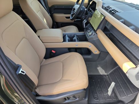Used 2026 Land Rover Defender 110 S AWD/4WD image 3