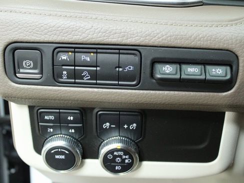 Used 2021 GMC Yukon Denali image 20