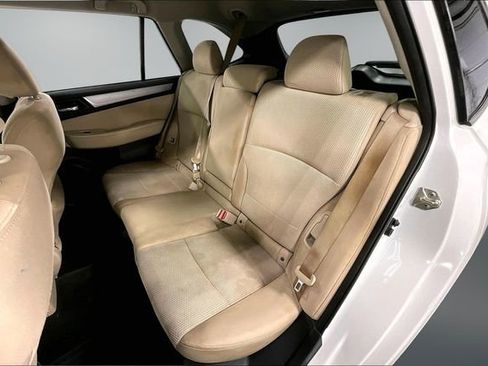 Used 2015 Subaru Outback 2.5i Premium image 21
