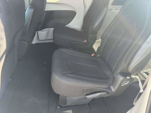 Used 2023 Chrysler Voyager LX FWD image 15