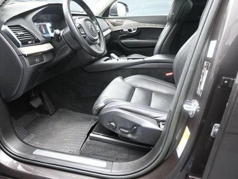 Certified 2023 Volvo XC90 B6 Ultimate w/ Protection Package Premier AWD/4WD image 17