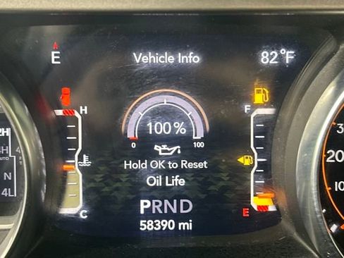 Used 2020 Jeep Wrangler Unlimited Sahara image 18