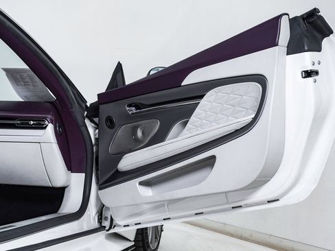 Used 2024 Aston Martin DB12 Coupe image 23