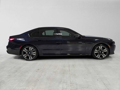 Used 2024 BMW 760i xDrive AWD/4WD image 2