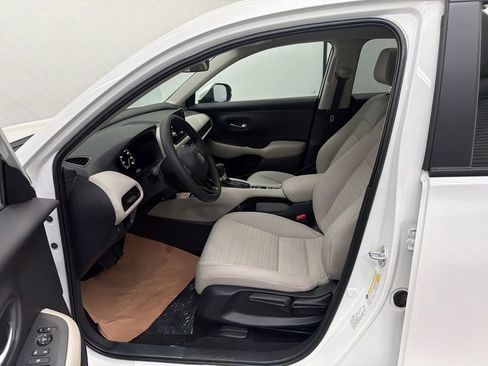 New 2026 Honda HR-V LX image 9