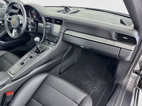 Certified 2018 Porsche 911 Carrera RWD image 30