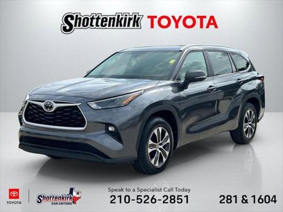 Certified 2025 Toyota Highlander XLE