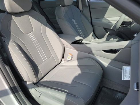 New 2026 Hyundai Elantra Blue image 17