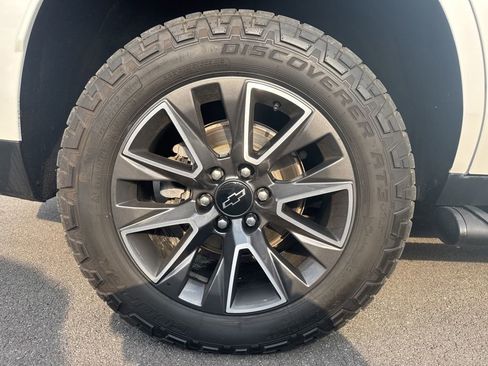 Used 2021 Chevrolet Tahoe Z71 w/ Rear Media and Nav Package AWD/4WD image 13