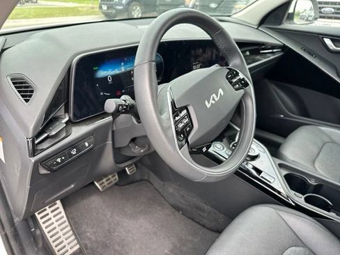 Used 2023 Kia Niro Wave w/ Wave Preserve Package FWD image 18