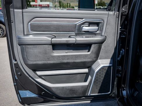 Used 2026 RAM 2500 Laramie AWD/4WD image 33