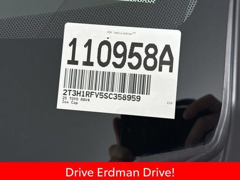 Certified 2025 Toyota RAV4 LE FWD image 31