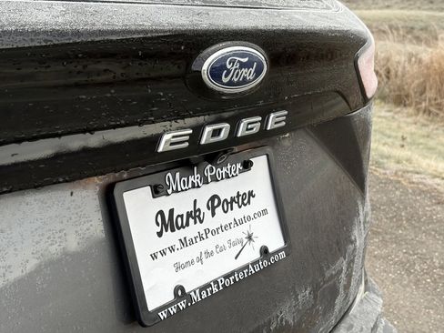 Used 2022 Ford Edge ST-Line image 11