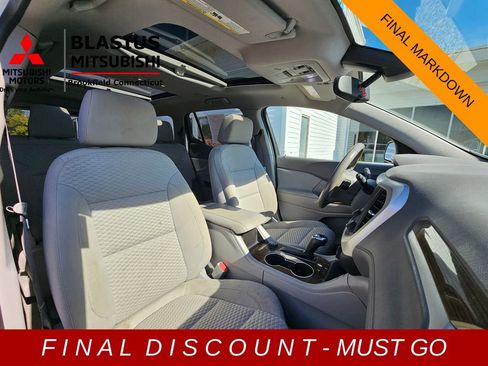 Used 2017 GMC Acadia SLE image 13