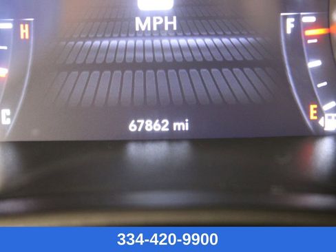 Used 2020 Dodge Challenger SXT image 10