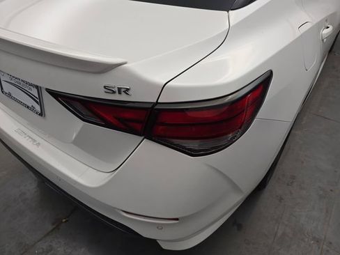 Used 2023 Nissan Sentra SR w/ SR Premium Package FWD image 18