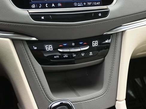 Used 2024 Cadillac XT5 Premium Luxury w/ LPO, Floor Liner Package AWD/4WD image 18