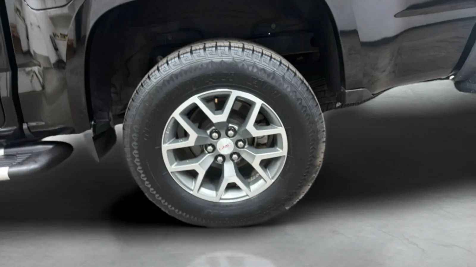 Used 2015 GMC Canyon SLE w/ All-Terrain Package AWD/4WD image 27