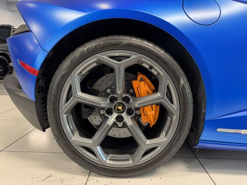 Used 2023 Lamborghini Huracan EVO image 23