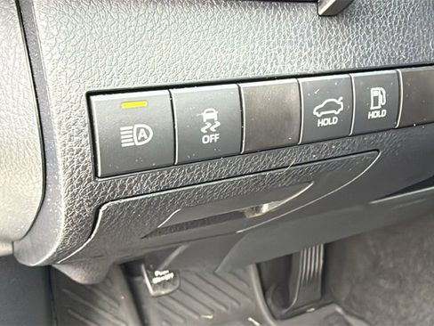 Used 2023 Toyota Camry SE image 28