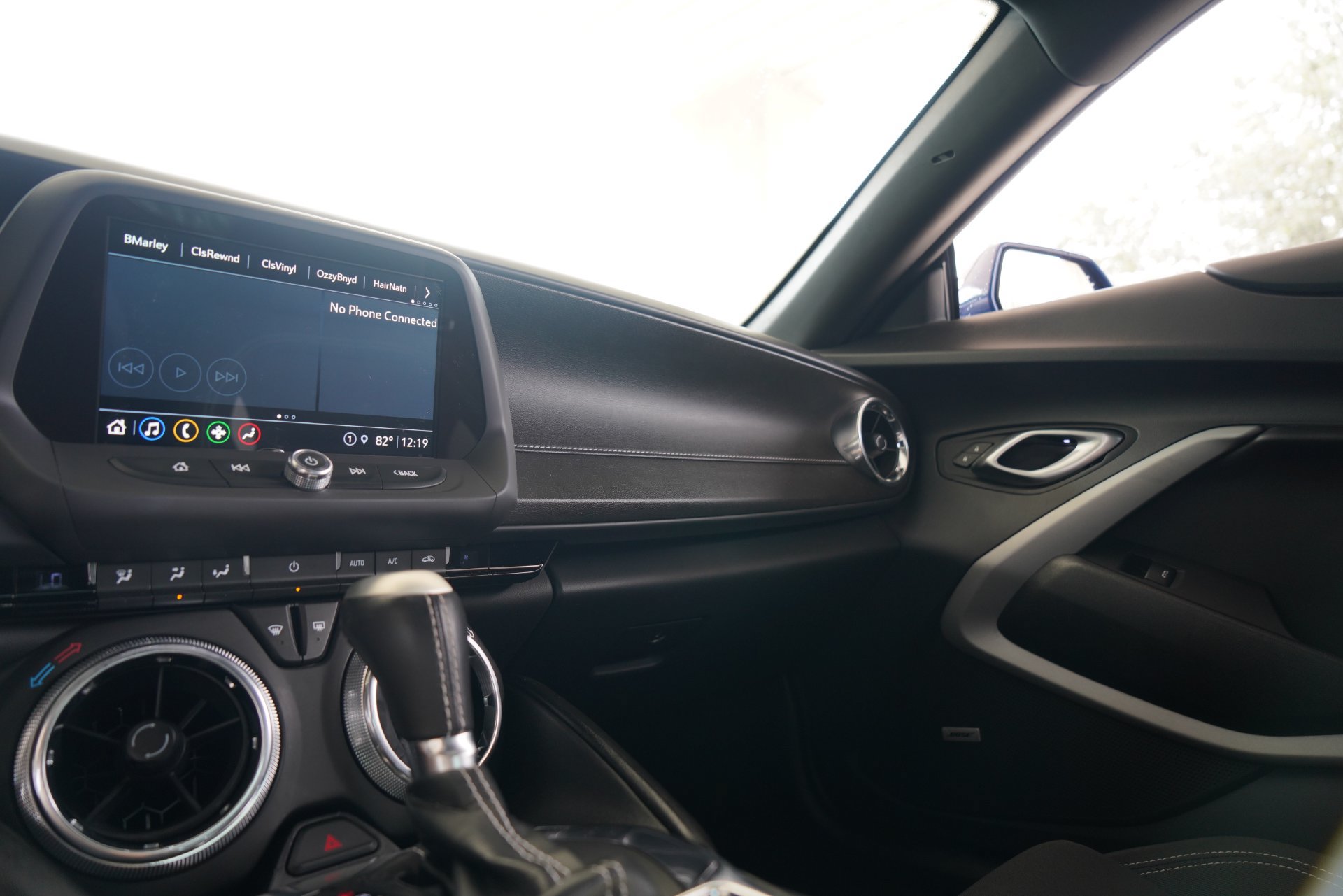 Used 2022 Chevrolet Camaro LT w/ Technology Package RWD image 17