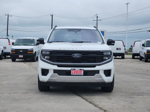 Used 2025 Ford Expedition Max Platinum AWD/4WD image 2