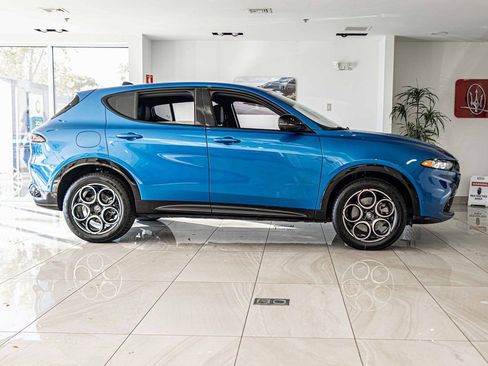 New 2025 Alfa Romeo Tonale w/ Premium Package image 9