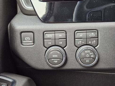 New 2026 Chevrolet Silverado 3500 LT w/ Texas Edition AWD/4WD image 23