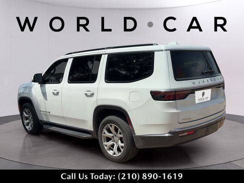 Used 2022 Jeep Wagoneer Series I w/ Premium Group I AWD/4WD image 10
