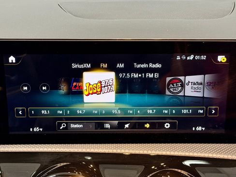 Certified 2022 Mercedes-Benz CLA 35 AMG 4MATIC w/ AMG Aerodynamic Package image 31