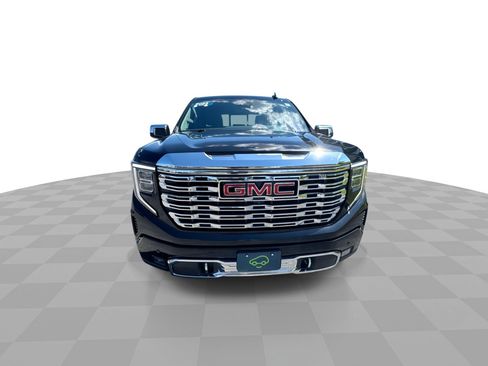Used 2023 GMC Sierra 1500 Denali AWD/4WD image 3