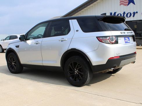 Used 2018 Land Rover Discovery Sport SE image 8