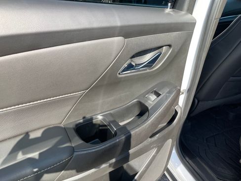 Used 2022 Chevrolet Traverse Premier image 23