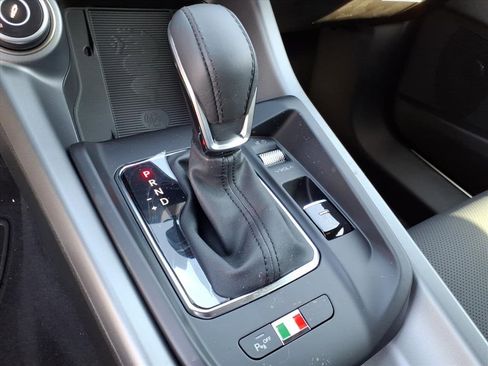 New 2026 Alfa Romeo Tonale Veloce w/ Quick Order Package 23H Volce image 24