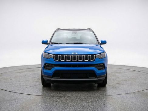 Used 2025 Jeep Compass Limited image 2