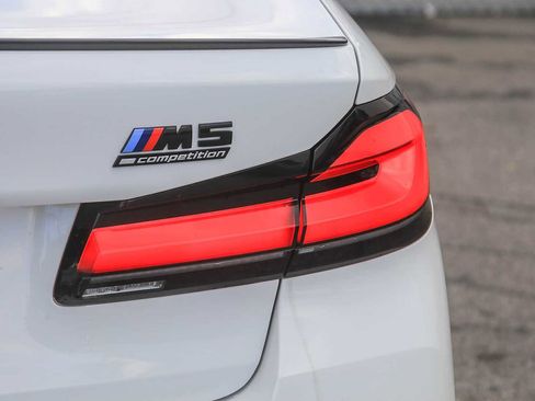 Used 2023 BMW M5 image 7