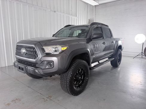 Used 2019 Toyota Tacoma TRD Off-Road w/ Technology Package AWD/4WD image 1