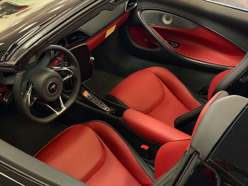 Used 2026 McLaren Artura Spider RWD image 8