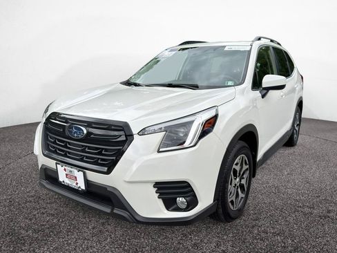Used 2023 Subaru Forester Premium AWD/4WD image 3