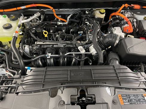 New 2025 Ford Escape SE image 34