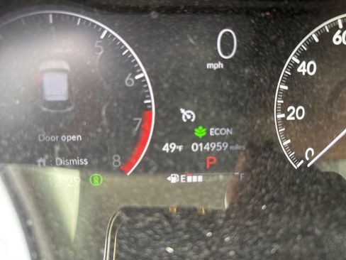 Used 2023 Honda HR-V LX image 2