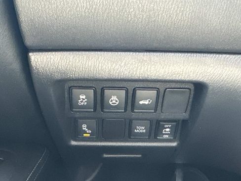 Used 2019 Nissan Pathfinder SL FWD image 27