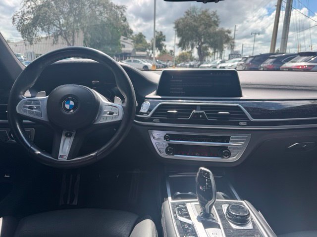 Used 2022 BMW 750i xDrive w/ Executive Package AWD/4WD image 9