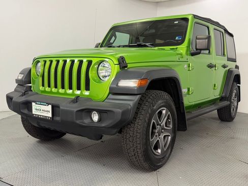 Used 2018 Jeep Wrangler Unlimited Sport S AWD/4WD image 3